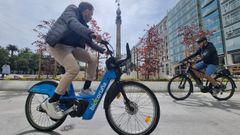 Plantaci�n de las primeras cuatro hayas rojas en el entorno inmediato del Obelisco, en A Coru�a