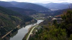 Una vista de Quiroga y del ro Sil desde un mirador de la parroquia de Torbeo, en Ribas de Sil