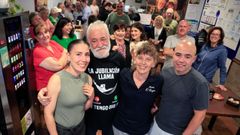 Roberto recibi� una emotiva despedida en el mes�n de Culleredo.