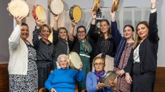 As Cantareira de Verdillo, con dúas históricas tocadoras da parroquia, Pepa e Ermitas