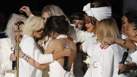 Su presentaci�n gener� una ovaci�n y algunas l�grimas en el p�blico.