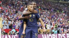Kylian Mbapp� y Marcus Thuram.Kylian Mbapp� y Marcus Thuram con Francia