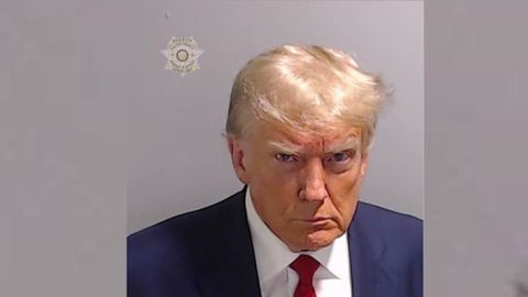 Trump queda en libertad bajo fianza tras su paso por la c�rcel de Fulton