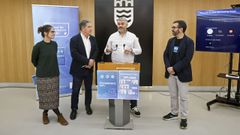 Anabel Gul�as, Fern�ndez Lores, Alberto Coch�n y Rub�n Bast�n, este viernes en el Concello, en la presentaci�n del Ecommerce Day