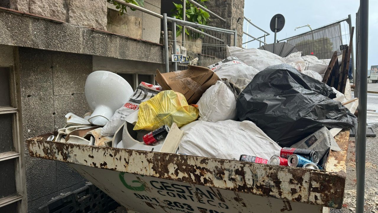 Vecinos denuncian suciedad y malos olores en la calle Modesta Goicouría ...