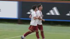 El canterano del Celta Germ�n Alonso celebra su gol con la selecci�n espa�ola sub-16 ante Italia.