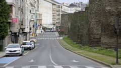 Ronda da Muralla vac�a durante el confinamiento total