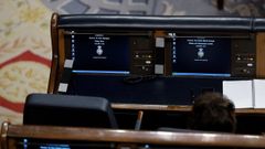 Esca�o vac�o de Mariano Rajoy al inicio de la segunda jornada del debate de la moci�n de censura. 
