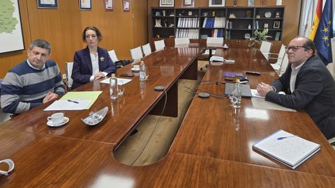 La alcaldesa de Pontecesures durante su visita a Cerceda.