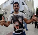 Juan Emmanuel Culio posa tras pasar el reconocimiento m�dico.