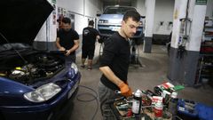 Talleres Mari�acar, en Burela, cierra desde septiembre a las cinco de la tarde