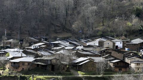 La aldea rehabilitada de Seceda es uno de los lugares elegidos para grabar esta serie