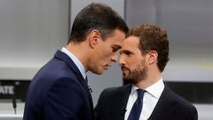 Pedro Snchez y Pablo Casado, momentos antes del inicio del debate electoral de las generales del 2019