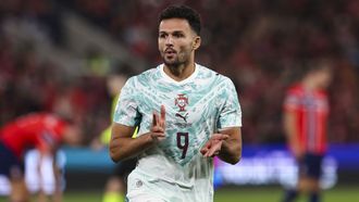 Gonzalo Ramos celebra su gol en su partido ante Noruega.