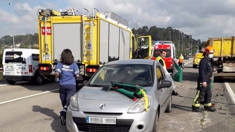 Dos heridos en un accidente en la A-8