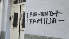 La vivienda vandalizada en la avenida Puerta de Aires