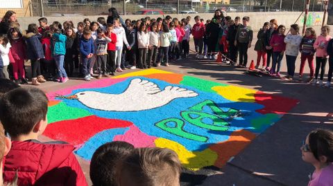 Paz Ourense.Acto por el Da de la Paz en el CPI de Ribadavia