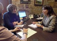 Representantes del Concello y de Galejobs, reunidas en Silleda. 