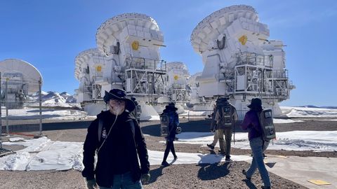 El observatorioa AOS de ALMA, ubicado en el llano de Chajnantor, a unos 5.000 metros de altitud.