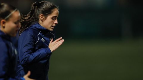 Isina entrenando con el Real Oviedo