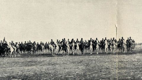 Un regimiento de caballer�a que particip� en las maniobras de B�veda, en el Campo do Teixugo