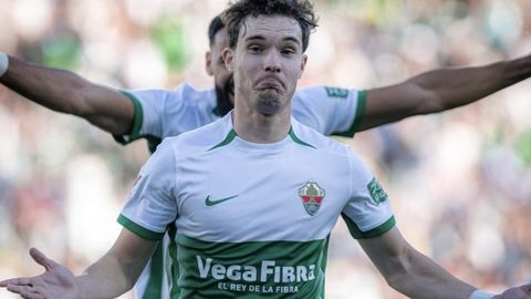 El extremo celebra uno de los goles anotados con el Elche