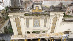 La fachada del antiguo teatro est� protegida en el Pepri de A Magdalena