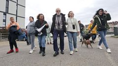 G�nter, en el centro, junto a los voluntarios que participaron en la batida popular