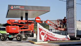 La gasolinera Super Fuel, que cerr despus del cruce de combustibles que afect a varias decenas de vehculos, cambi de dueo. 
