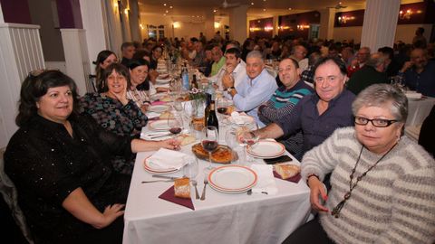 CENA JUBILACION DE ANTONIO TUBIO PI?EIRO JEFE DE LA POLICIA LOCAL DE RIANXO, MANEIRO, DESPUES DE 37 A?OS AL FRENTE EN EL PUESTO DE RIANXO