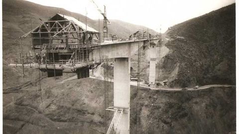 Construccin de los puentes de la N-6