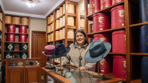Ofelia Souto, propietaria de la Sombrerer&iacute;a Da Costa Campos, en Lugo