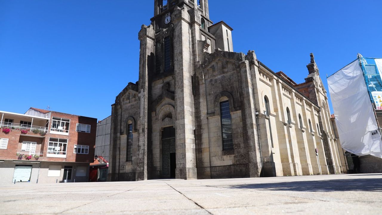 La plaza de la iglesia estradense, más inmaculada que nunca