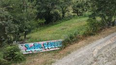 Neste peche dunha finca de Arcos, un descoecido deixou a sa pegada artstica