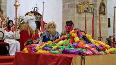 Los Reyes Magos junto a los populares cartuchos el 6 de enero de 2023