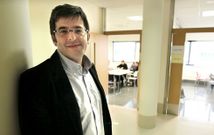 Gonzalo MIra, director de la asociaci�n de da�o cerebral Alento, con sede en Vigo. 