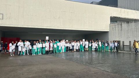 Concentración en las puertas del HULA en contra del Estatuto Marco que tuvo lugar en el mes de febrero.