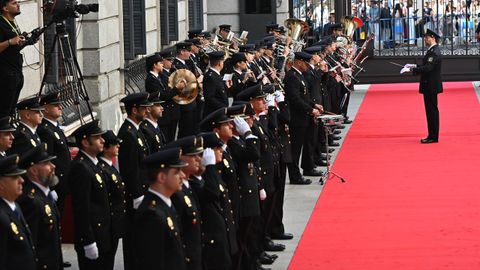 La banda de la Polic�a, a las puertas del Congreso