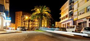 Vista de la plaza que va a reformar el Concello de Cee con el dinero del DTC-94 .