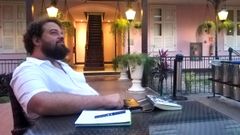El vigu�s Pablo Fidalgo Lareo, poeta, escritor, creador teatral y comisario independiente, autor de los libros  La enciclopedia del dolor (esto que no salga de aqu�)  y de  O malperder .
