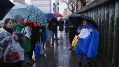 Protesta de las familias del colegio Wenceslao Fern�ndez Fl�rez de A Coru�a por las goteras en el centro