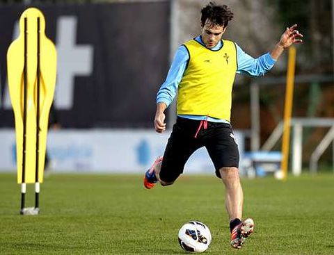 Oubi�a, con 99 partidos en Primera, espera alcanzar el centenar ante el Valencia.