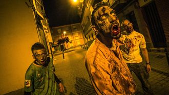 <span lang= gl >Imaxe de tres actores caracterizados nunha d&aacute;s m&aacute;is de 600 experiencias Survival Zombi feitas ata hoxe ao longo de Espa&ntilde;a</span>