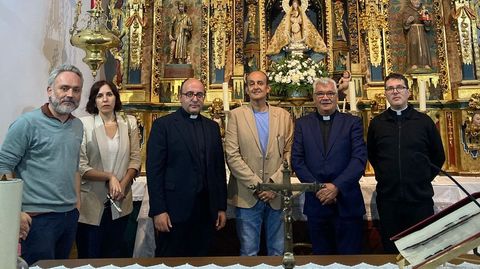 Algunos de los participantes en la inauguracin visitaron despus el santuario de A Ermida, designado este ao como templo jubilar 