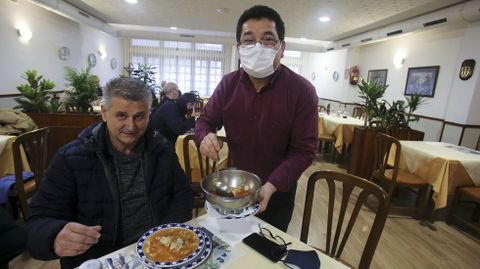 En el restaurante O Xantar de As Pontes (en la imagen, tomada ayer) se han cancelado varias comidas de empresa