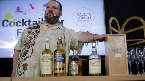 Pablo Mosquera, en la cata solidaria de whisky a beneficio de la Cocina Econmica de A Corua que se celebr en el Frum Gastronmico