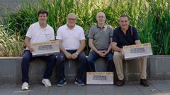 Os profesores Gonzalo S�nchez, Carlos P�rez Freire, Jos� Manuel Bouzo y Quique Fern�ndez posan en Ourense.
