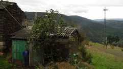 Fotograf�a de archivo de una antena de telefon�a en el municipio de Quiroga