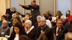 El p�blico del pleno, enfrentado por la gesti�n del gobierno de Vigo