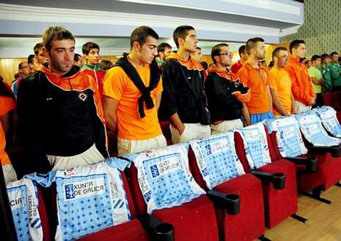 En Barbanza fueron homenajeados los vecinos fallecidos.